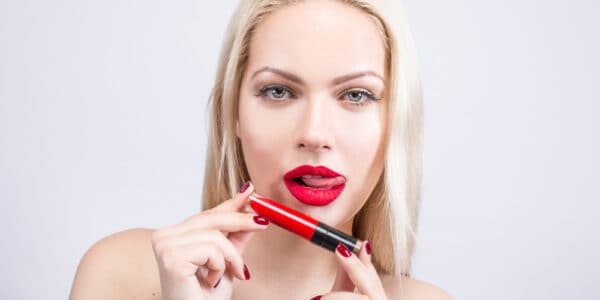 Waarom geven mannen de voorkeur aan blonde escorts?