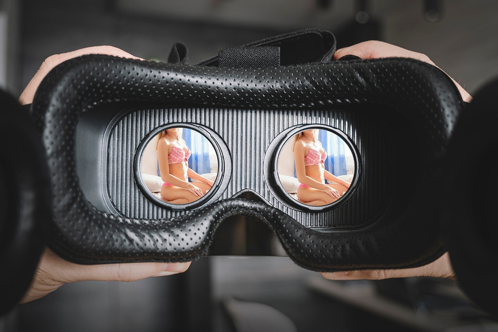 Conoce cómo disfrutar del cibersexo de forma segura y placentera