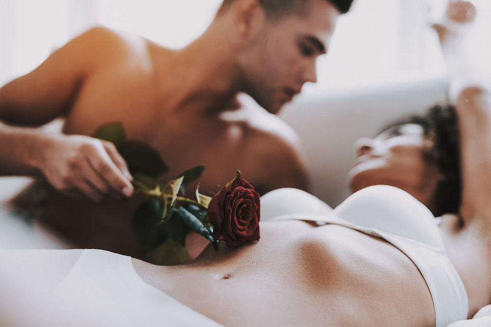 Cómo evitar enamorarse de una escort: Guía práctica para clientes